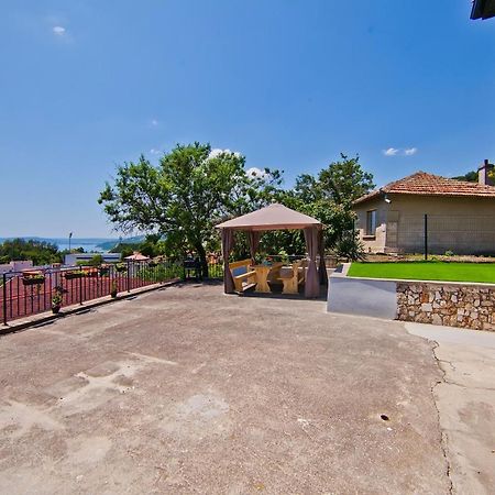 Guest House Stefan Balcic Exterior foto