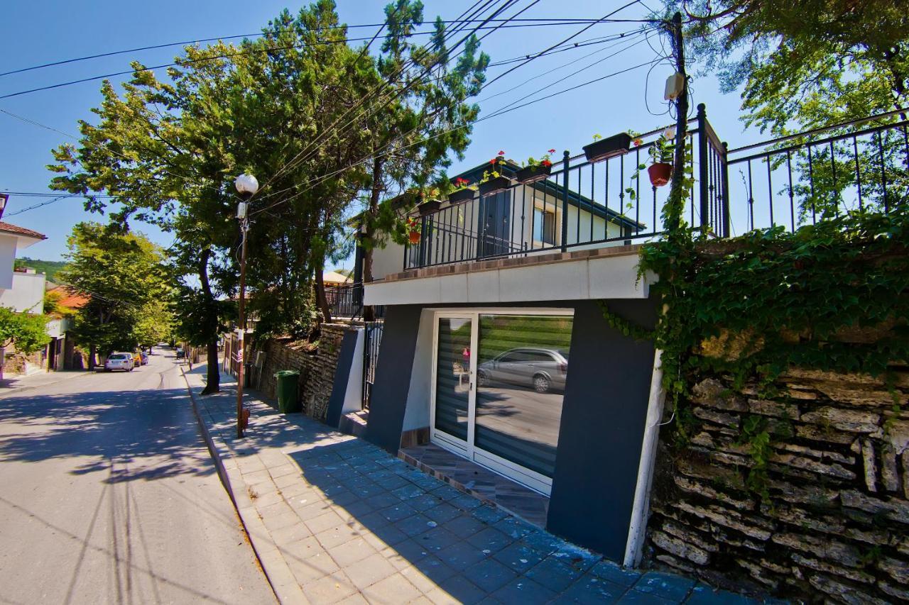 Guest House Stefan Balcic Exterior foto