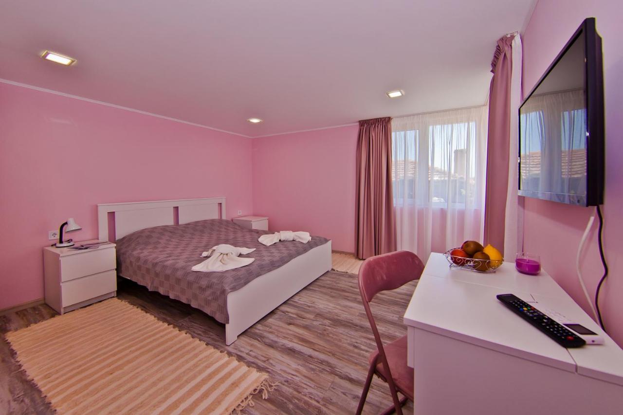 Guest House Stefan Balcic Exterior foto